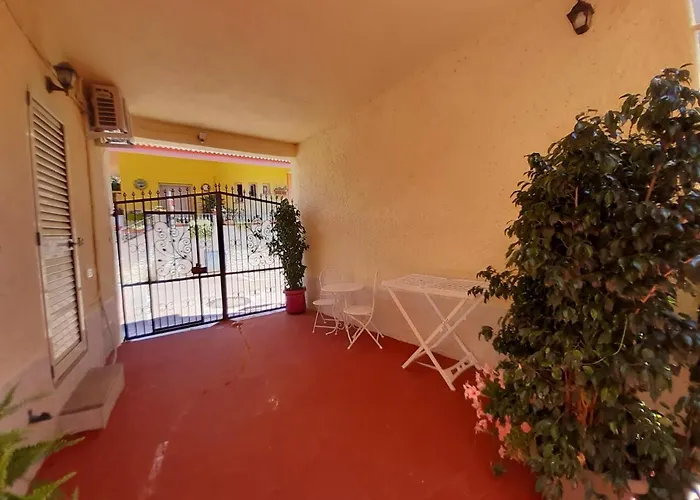 Vendégház Le Rondini Domus de Maria