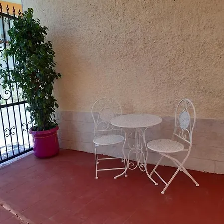 بيت ضيافة Le Rondini 4*