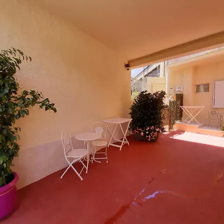 Le Rondini Domus De Maria