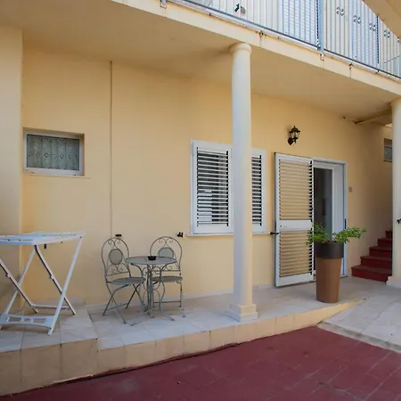 بيت ضيافة Le Rondini