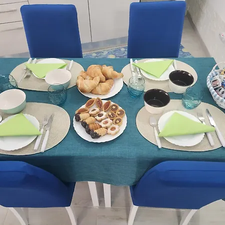 Le Rondini بيت ضيافة